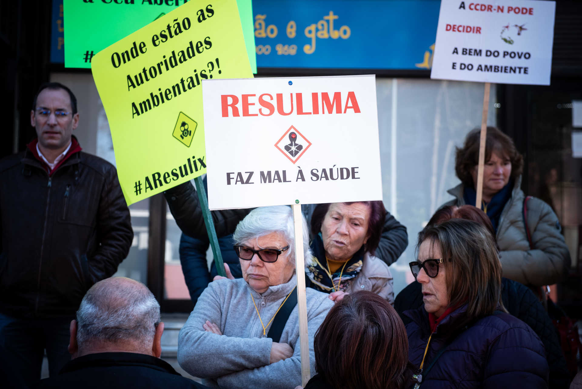 “A Resulixo fede!” Manifestação contra um aterro em Barcelos